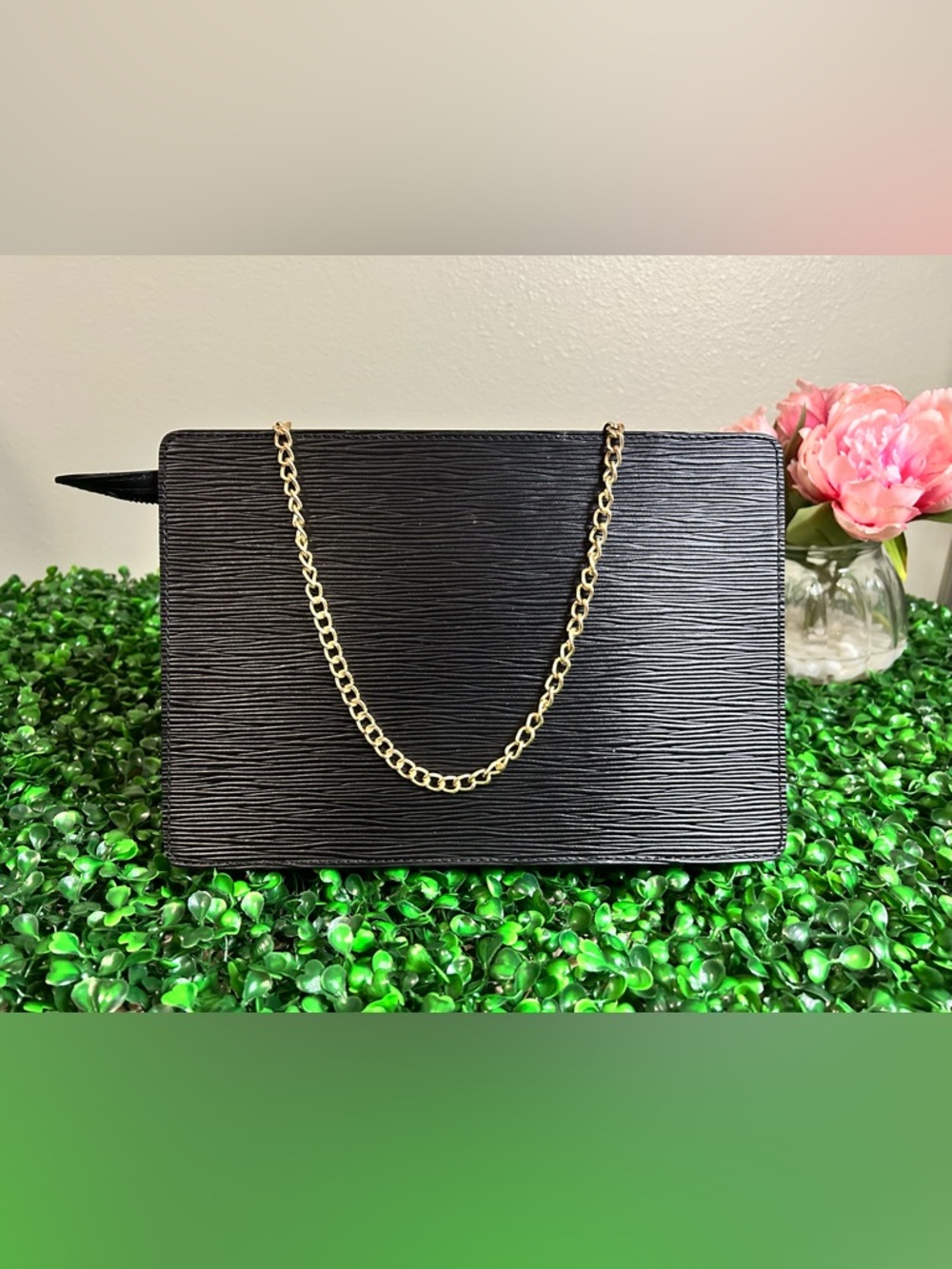 Vintage Louis Vuitton LV Black Epi Zip Pochette w/ Removable Strap - Picture 5 of 15